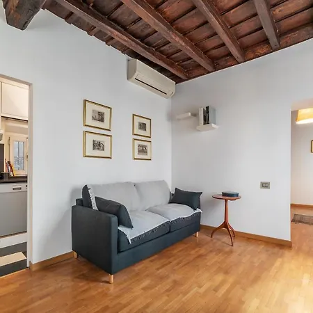Апартаменты Guesthost - Piazza Di Spagna Classy