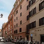 Lägenhet Guesthost - Piazza Di Spagna Classy *